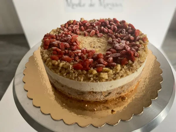 Tort Carrot Cake cu nuci si scortisoara Mireille de Margaux Cluj